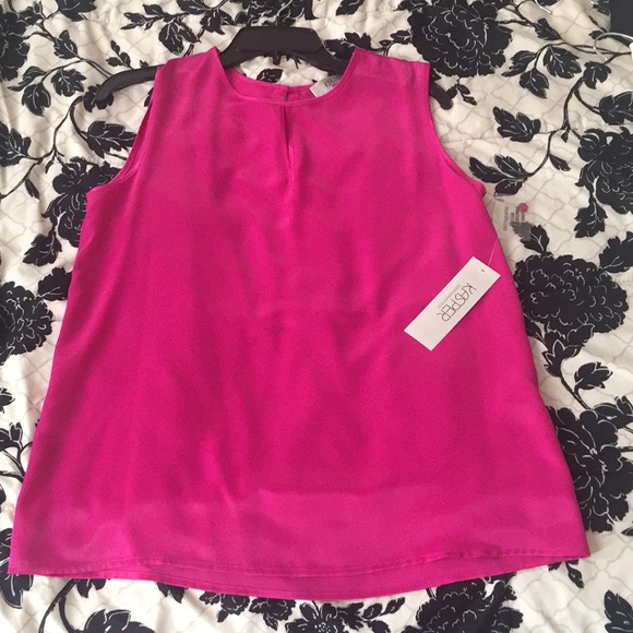Sleeveless Blouse 👚 NWT!! Bundle for $12!!! - Picture 2 of 4
